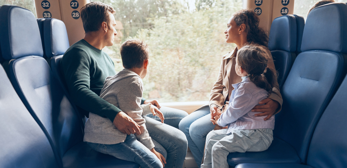 Train en famille 2026 : tous les bons plans SNCF pour voyager moins cher avec les enfants