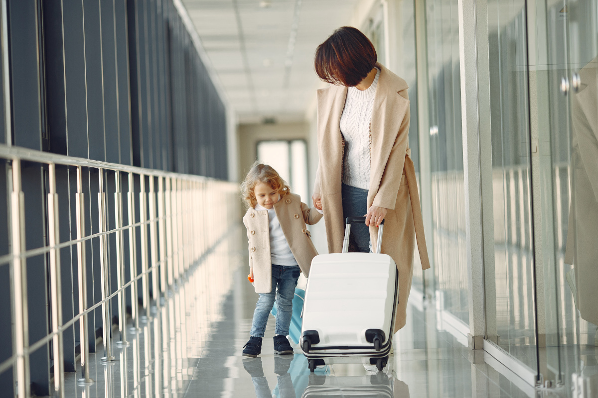 Voyager léger avec bébé l'été