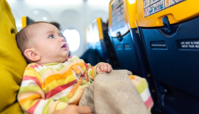bébé dans un avion bébé dans un avion