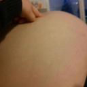 6 mois, et le petit doigt de BB1 dessus !!!