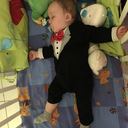 Habille en costume pour fêter la 1er fête de papa 